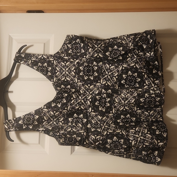 Torrid Sleeveless Lace Print Peplum Top - Picture 5 of 10